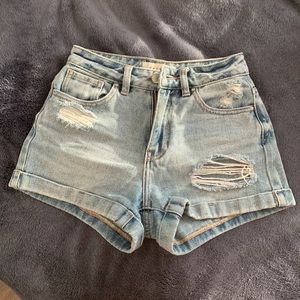 SOLD ! Pacsun Light Wash Mom Shorts with Rip Detail